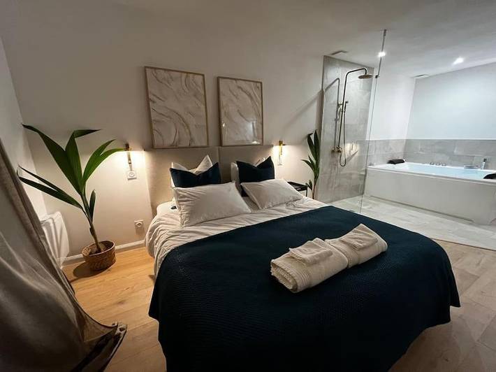 Maison de campagne pour 3 personnes, avec jacuzzi ainsi que terrasse et jardin à Bommes