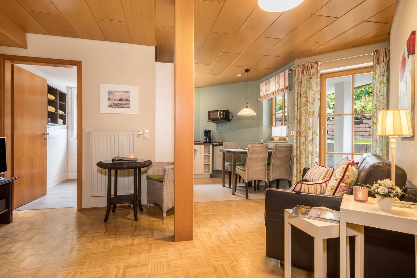 Entire apartment, Cosy Vacation Apartment 8 on "Trostelhof" with Private Terrace in Neufrach, Salem