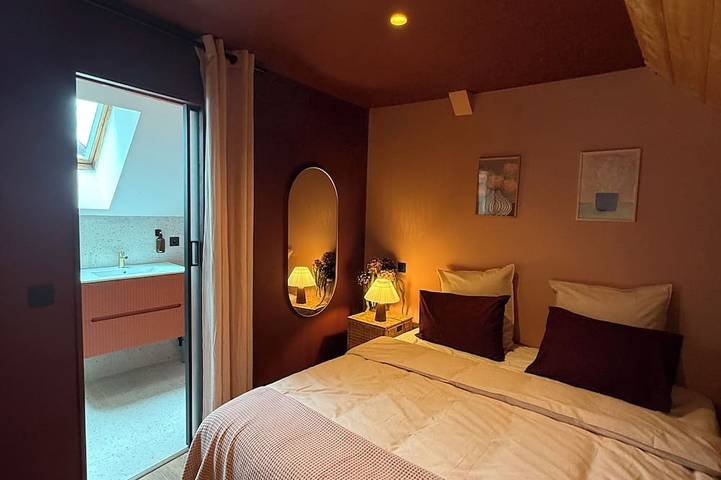 Gîte pour 3 personnes, avec piscine à Chanaz - 2