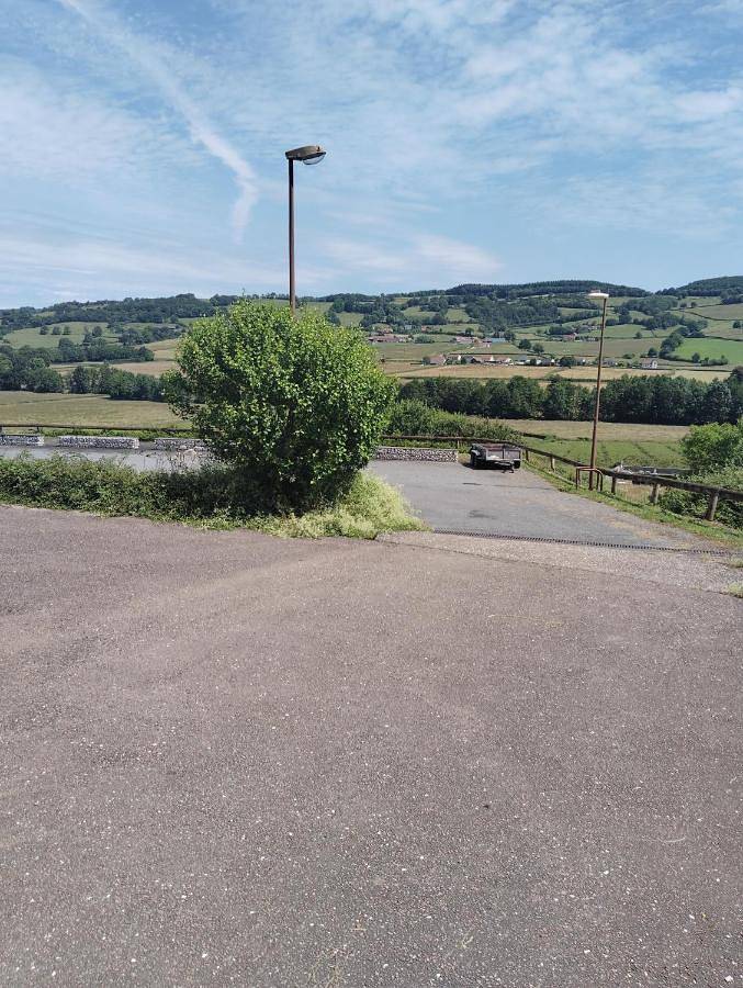 Hôtel pour 4 personnes, avec vue, animaux acceptés à Saint-Symphorien-de-Marmagne - 2