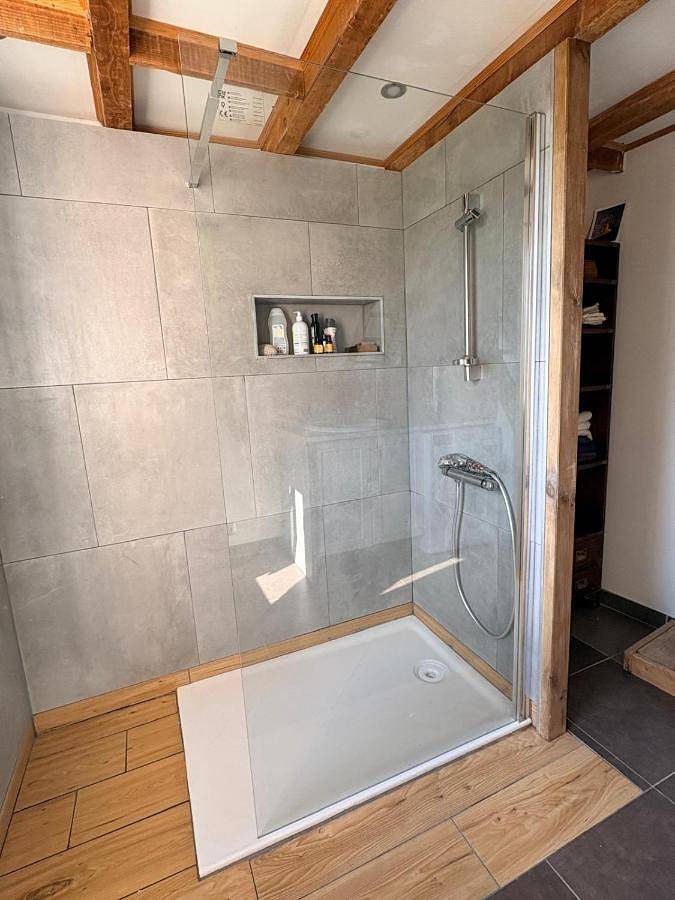 Location de vacances pour 13 personnes, avec jardin et vue à Thizy-les-Bourgs - 2