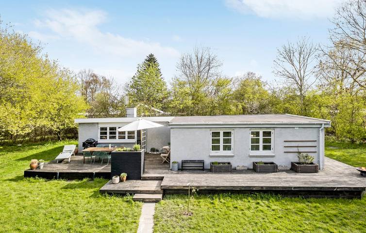Ferieudlejning for 4 personer, med terrasse og have i Sjællands Odde