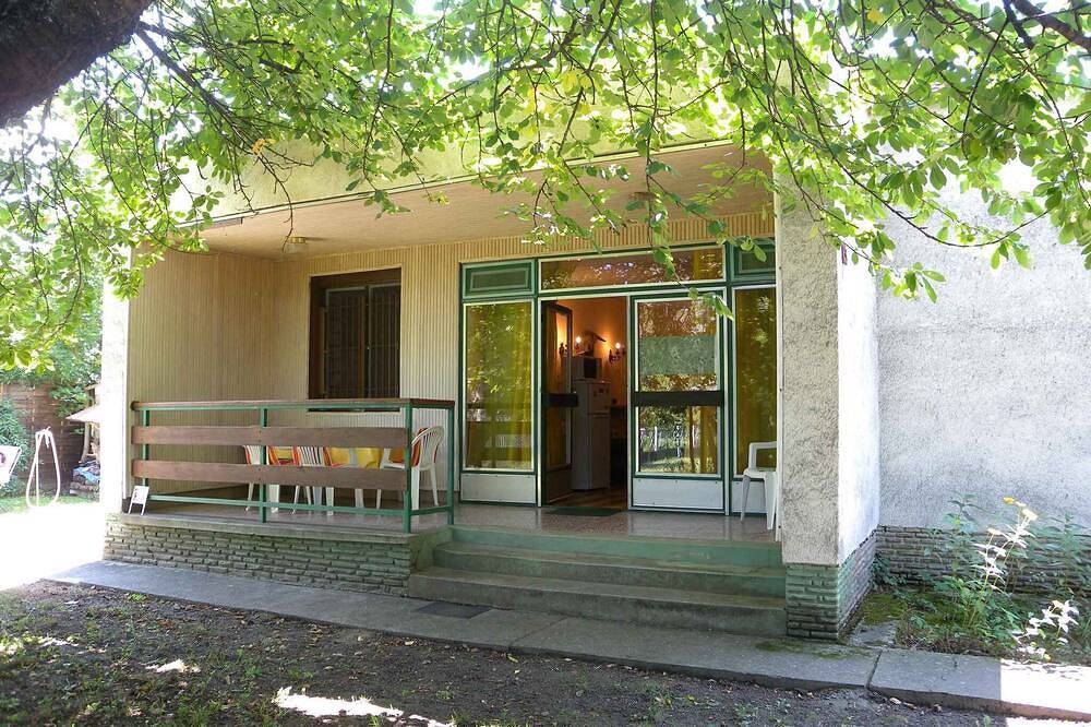 Ferienhaus in einem beliebten Gegend von Szántód mit Internet in Szantod, Plattensee Südufer