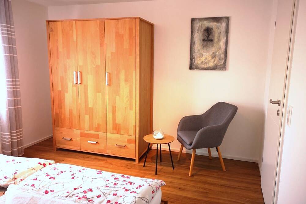 Ganze Wohnung, Exclusive **** Fewo im Schwarzwald nähe Europa-Park, Pool mit Panoramablick in Schuttertal, Hochschwarzwald