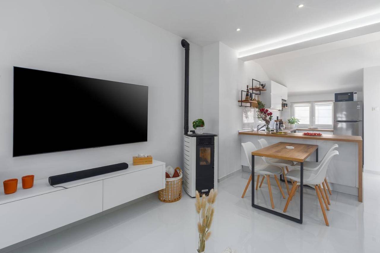 Ganze Wohnung, Meerblick und charmante Wohnung Evan in Funtana in Funtana, Vrsar-Funtana