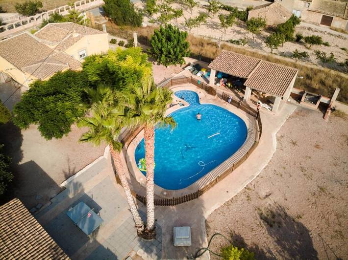 Casa rural para 12 personas, con Terraza y Jardín además de Piscina para niños y Piscina en Elda - 2