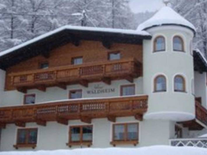Hostel für 2 Personen, mit Balkon und Garten sowie Sauna und Ausblick in Oetz