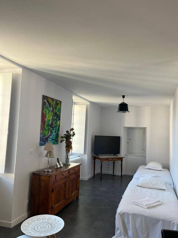 Hôtel pour 2 personnes, avec terrasse ainsi que jardin et vue à Saint-Flour - 4