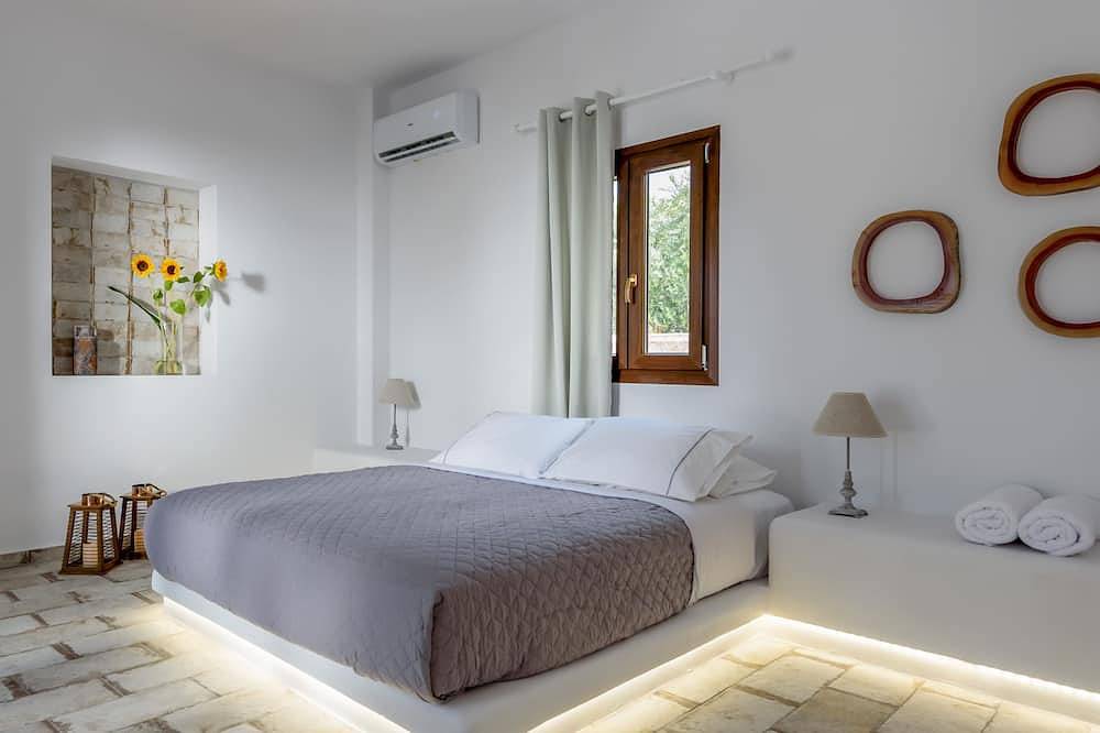 Ganze Wohnung, Elia Residences 2 bedrooms luxury apartment near town in Karterados, Santorin