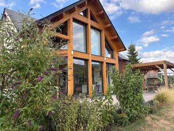 Cottage pour 8 personnes, avec vue et terrasse à La Chapelle-d'Alagnon