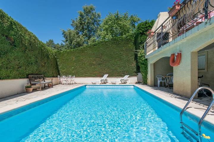 Location de vacances pour 8 personnes, animaux acceptés à Fontiers-Cabardès