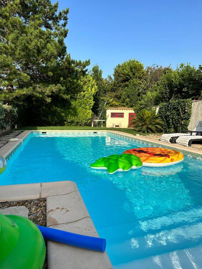 Casa de vacaciones para 4 personas, con jardín además de terraza y piscina - 1