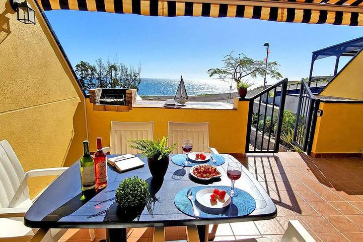 Location de vacances pour 7 personnes, avec balcon à La Lajita