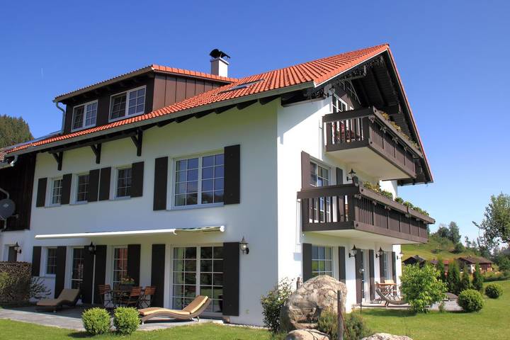 Hütte für 6 Personen, mit Balkon und Terrasse sowie Garten in Ofterschwang