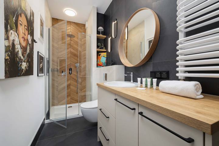 Ganze Wohnung, Modern Studio in the Center | Balcony and Cinema in the Building in Kattowitz, Schlesien