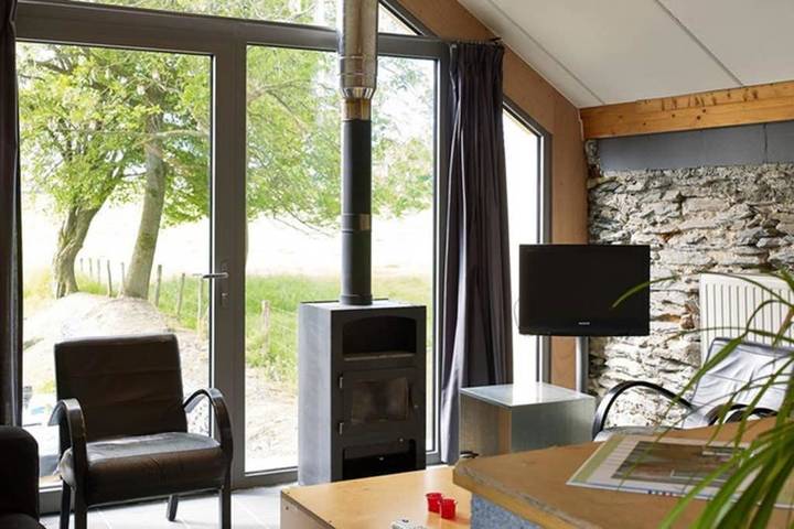 Location de vacances pour 8 personnes, avec sauna et vue ainsi que jardin et terrasse, animaux acceptés dans Tavigny - 4