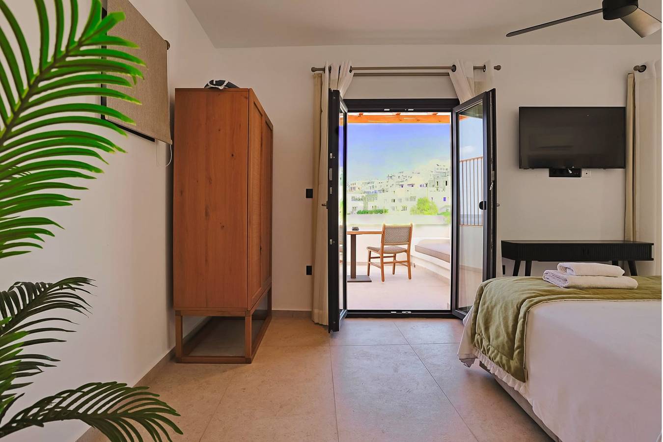 Astris Sea View Suite, Piperi Beach,  Paros in Náoussa, Paros