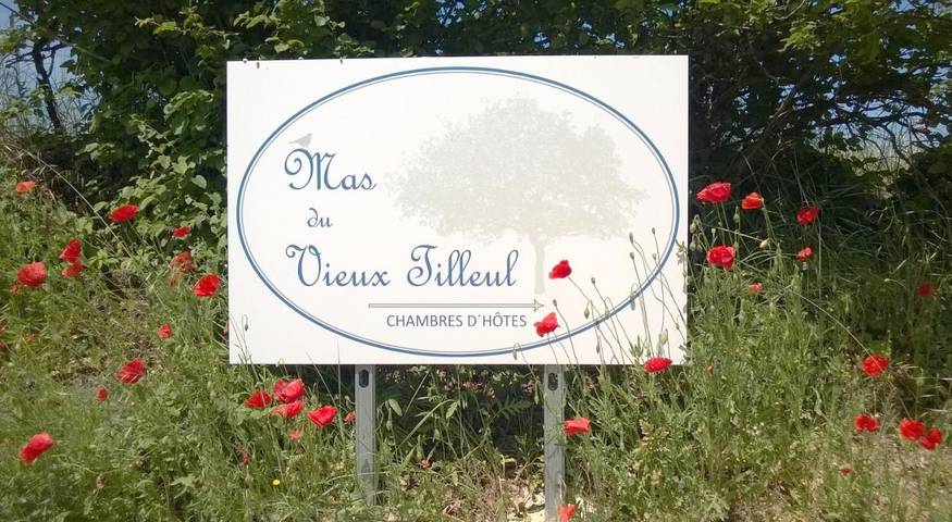 Location de vacances pour 2 personnes, avec terrasse et jardin ainsi que vue et piscine à Vaison-la-Romaine - 3