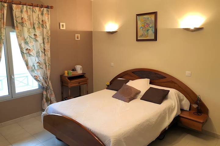 Chambre d’hôte pour 2 personnes, avec Jardin et Piscine à Saint-Marcel-Paulel