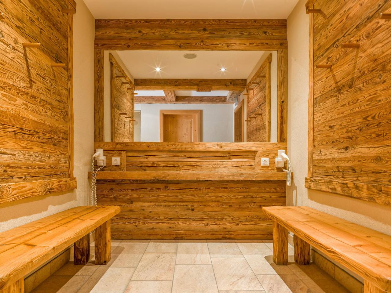 Geheel appartement, Luxe appartement met wellness bij de gondel in Brixen im Thale, Kaisergebirge
