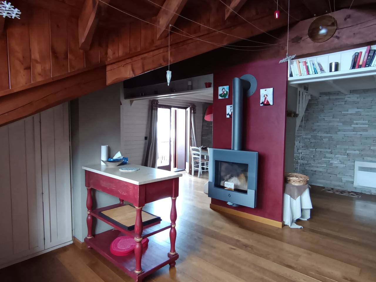 Appartement entier, Charmant duplex pour 5 pers. à Montgenèvre avec vue imprenable, proche commodités, parking inclus in Montgenèvre, Région de Briançon