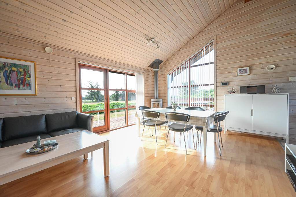 Schönes Ferienhaus mit überdachter Terrasse – Weiter Blick über die Wiesen bis zum Fjord in Ulfborg, Nissum Fjord
