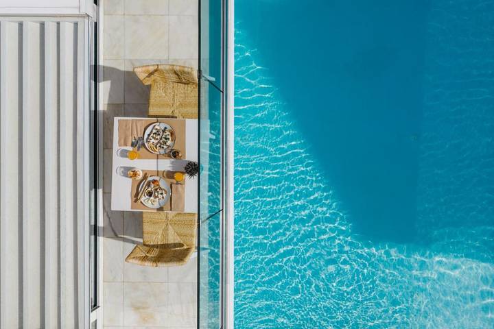 Hôtel pour 3 personnes, avec vue et jardin ainsi que piscine et bassin pour enfant