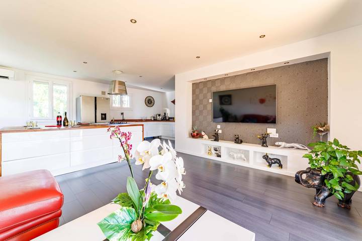 Ferienwohnung für 4 Personen, mit Pool und Garten sowie Balkon, kinderfreundlich - 1