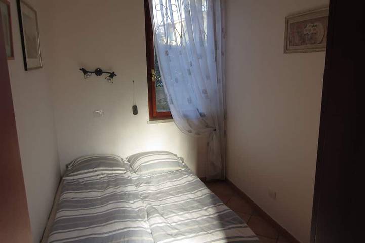 Ganze Wohnung, Residence Blue Lake Lake Front mit 2 Schlafzimmern, 4 Betten, Parkplatz in San Benedetto (Peschiera del Garda), Peschiera del Garda