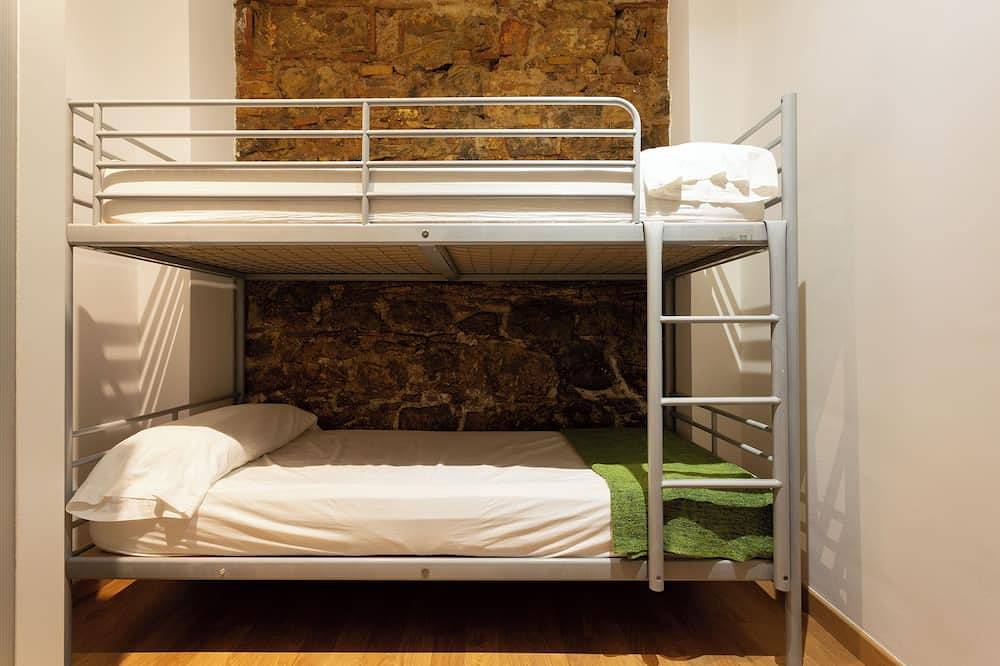 Apartment near Ramblas for families or friends in Barcelona Zentrum, Barcelona