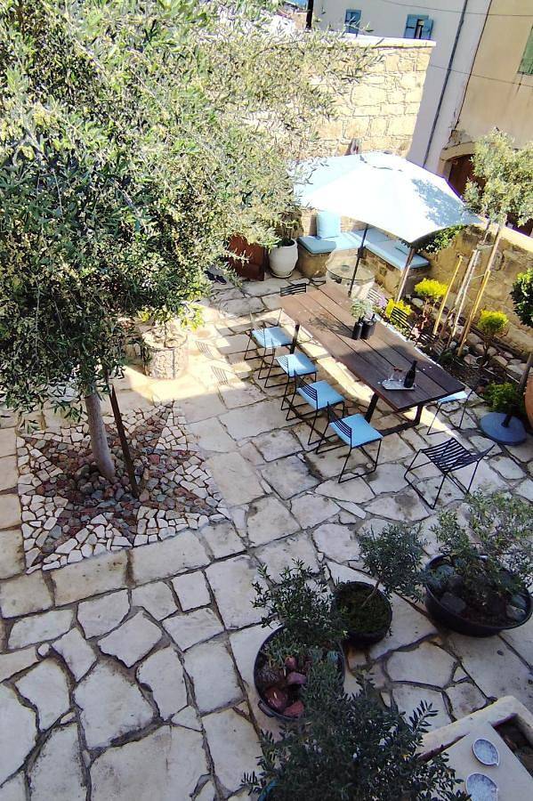 Gîte pour 3 personnes, avec jardin dans Oróklini - 2