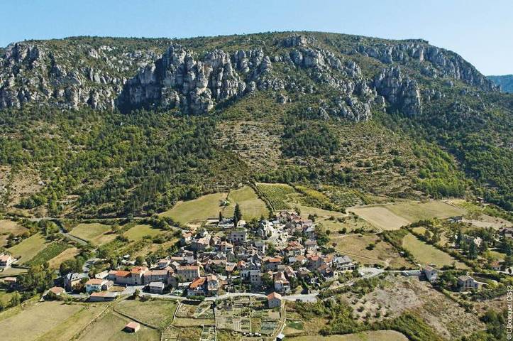 Location de vacances pour 2 personnes, avec vue et balcon, adapté aux familles à Mostuéjouls - 2