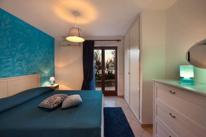 Villa per 10 persone, con vista oceano e panorama nonché balcone/terrazza, con animali domestici a Massa Lubrense
