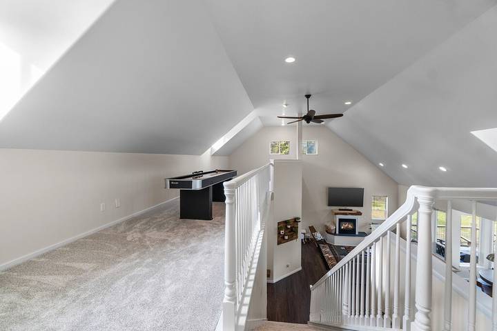 Cottage rentals for 9 people, with balcony and garden in Oregon