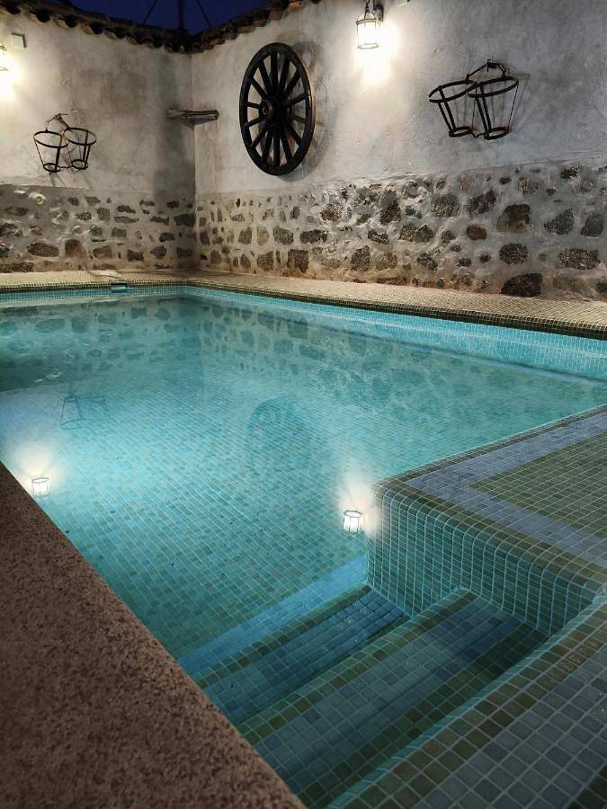 Casa rural para 12 personas, con Balcón y Jacuzzi además de Terraza y Jardín en Montes de Toledo - 3