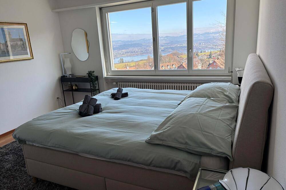 Ganze Wohnung, Seeblick |Heimkino & Parkplatz|15 Min. vom Zentrum in Ebmatingen, Maur