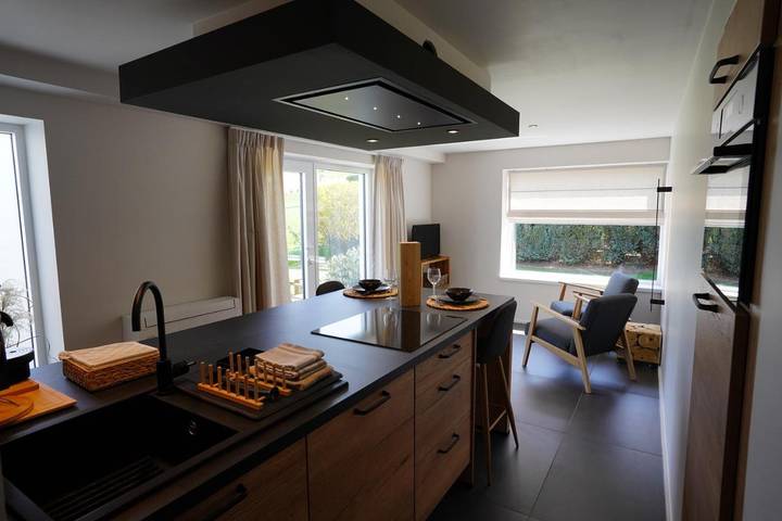 Location de vacances pour 2 personnes, avec Terrasse ainsi que Jardin et Vue à Fosses-la-Ville