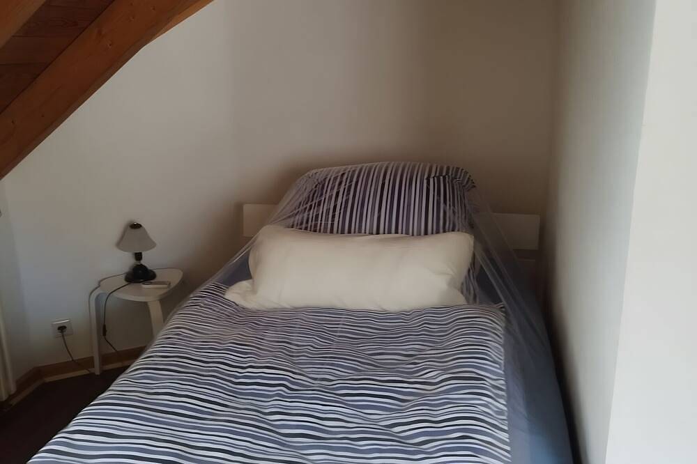 Ganze Wohnung, Dachwohnung im landhausstil in Meiningen, Werratal