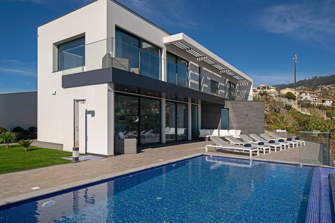 Magnificent Ponta Do Sol Villa | Villa Seacrest | 3 Bedrooms | Stunning Sea Views | Pool Table in Canhas (Madeira), Madeira