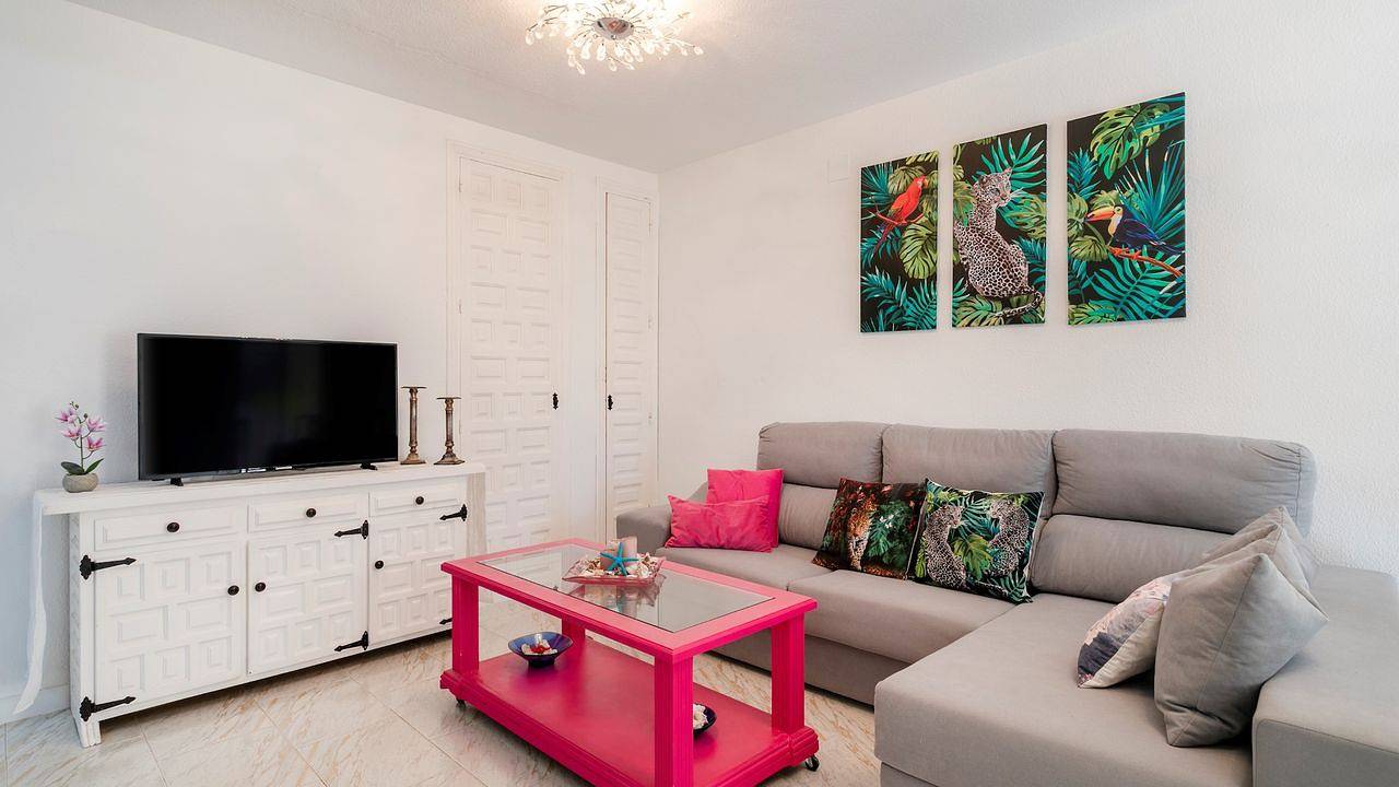 Apartamento vacacional entero, Apartamento de vacaciones para 5 personas con jardín in El Barrio, San Juan Playa (Alicante)
