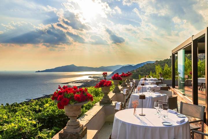 Hôtel pour 2 personnes, avec Jacuzzi et Terrasse ainsi que Jardin et Piscine dans Cavi Di Lavagna