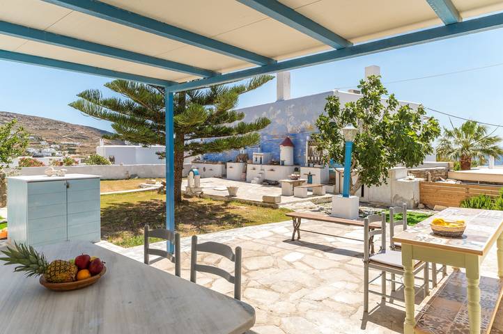 Casa de vacaciones 'Porto Galinini' con vistas al mar, Wi-Fi y aire acondicionado in Tinos