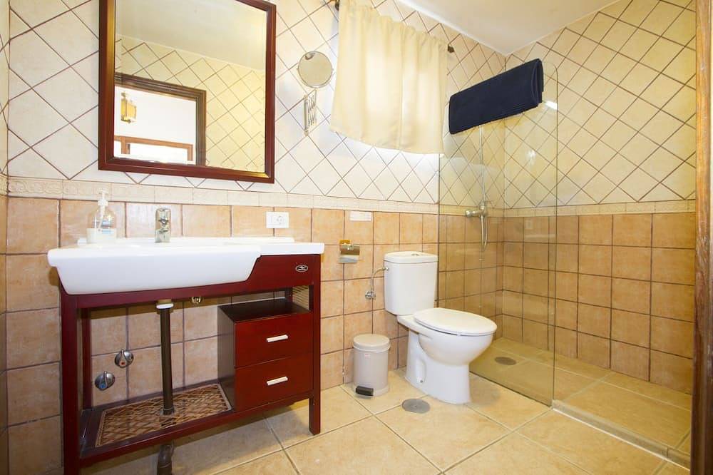 Villa de 3 dormitorios, piscina privada climatizada, centro de Puerto del Carmen, fantástica ubicación in Puerto del Carmen, Tías
