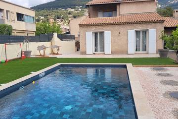 Location de vacances pour 6 personnes, avec jardin et terrasse à La Valette-du-Var