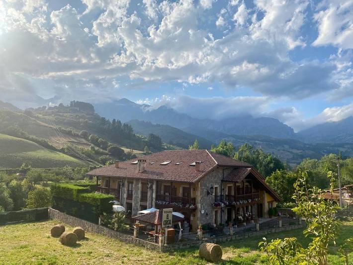 Casa de huéspuedes para 2 personas, con Terraza además de Jardín y Vistas en Liébana