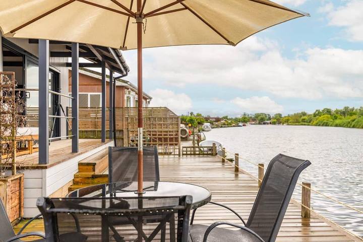 Holiday rental for 3 people, with Terrace and Garden as well as Lake view and View in Norwich