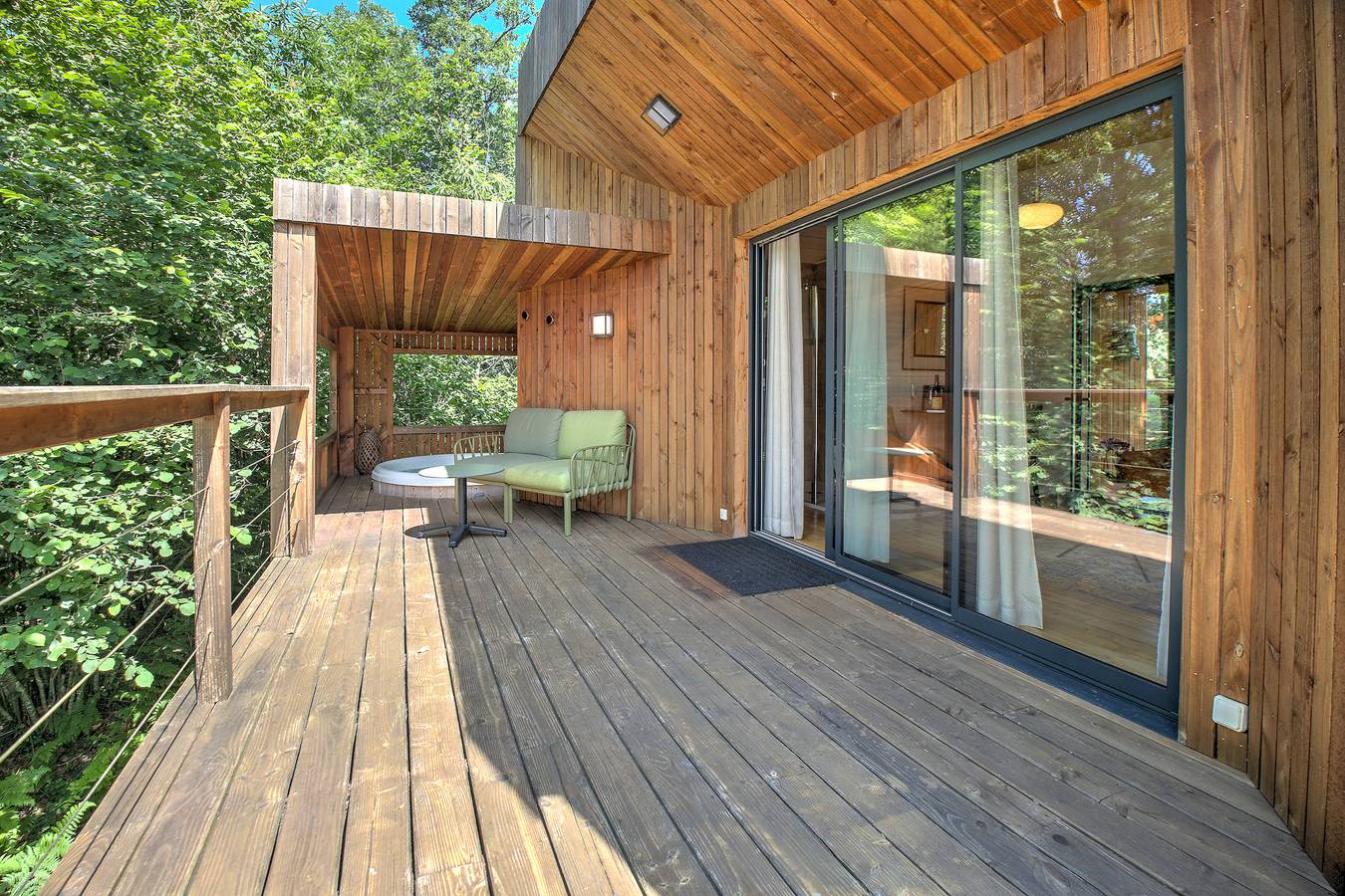 Bungalow 'Lodge Secret' con terraza privada, Wi-Fi y aire acondicionado in Saint-Félix-de-Reillac-et-Mortemart, Périgord Blanc
