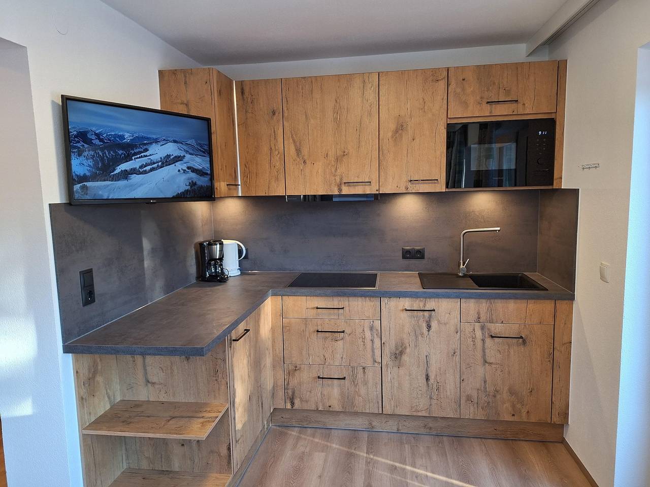 Geheel vakantieappartement, Appartement, douche, Wc, balkon in Maurach, Eben am Achensee