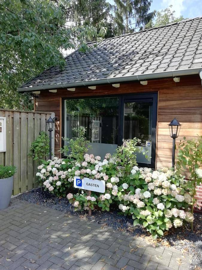 Bed & breakfast voor 2 personen, met Terras en Tuin in Enschede