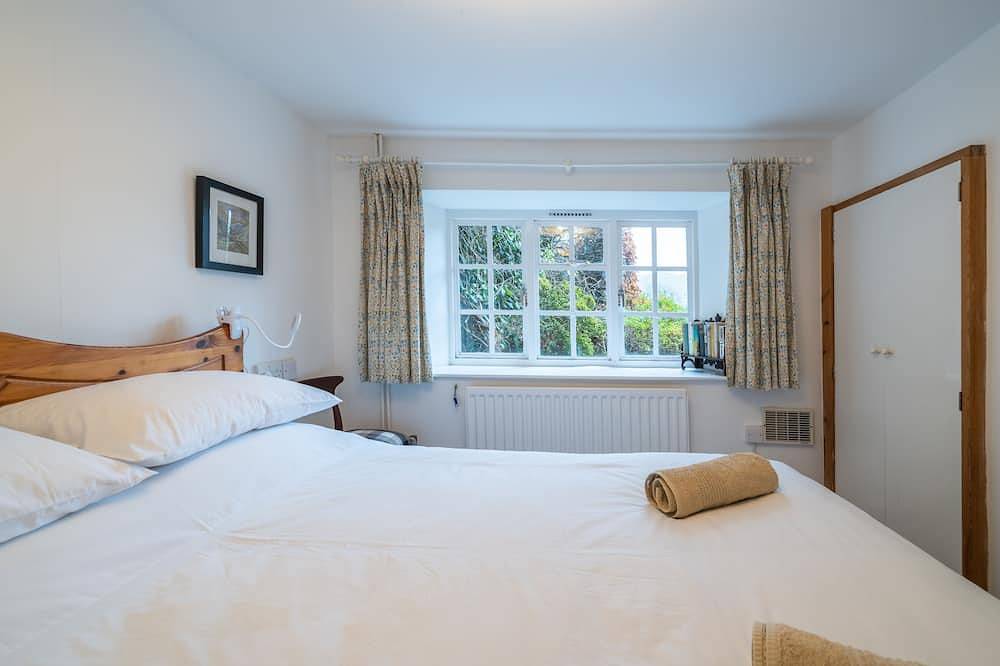 Ghyll Foot - Cottage with a garden and parking in Patterdale in Patterdale, Lake District
